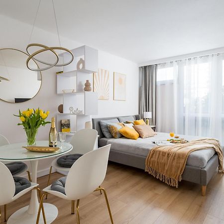 Gold Premium Central Suite 950 M To Central Station Parking Warschau Buitenkant foto