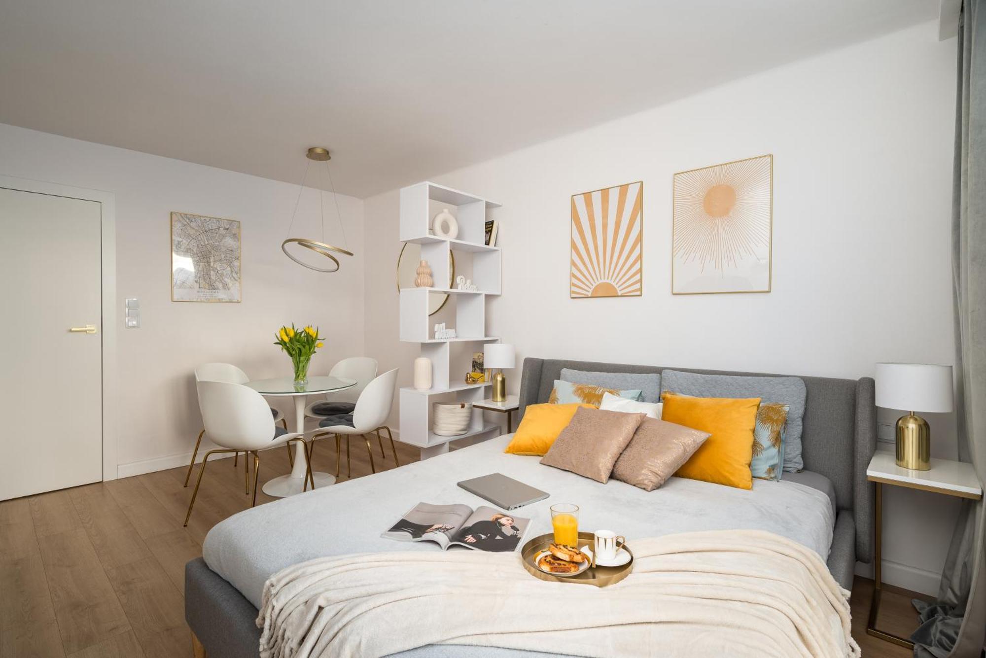 Gold Premium Central Suite 950 M To Central Station Parking Warschau Buitenkant foto