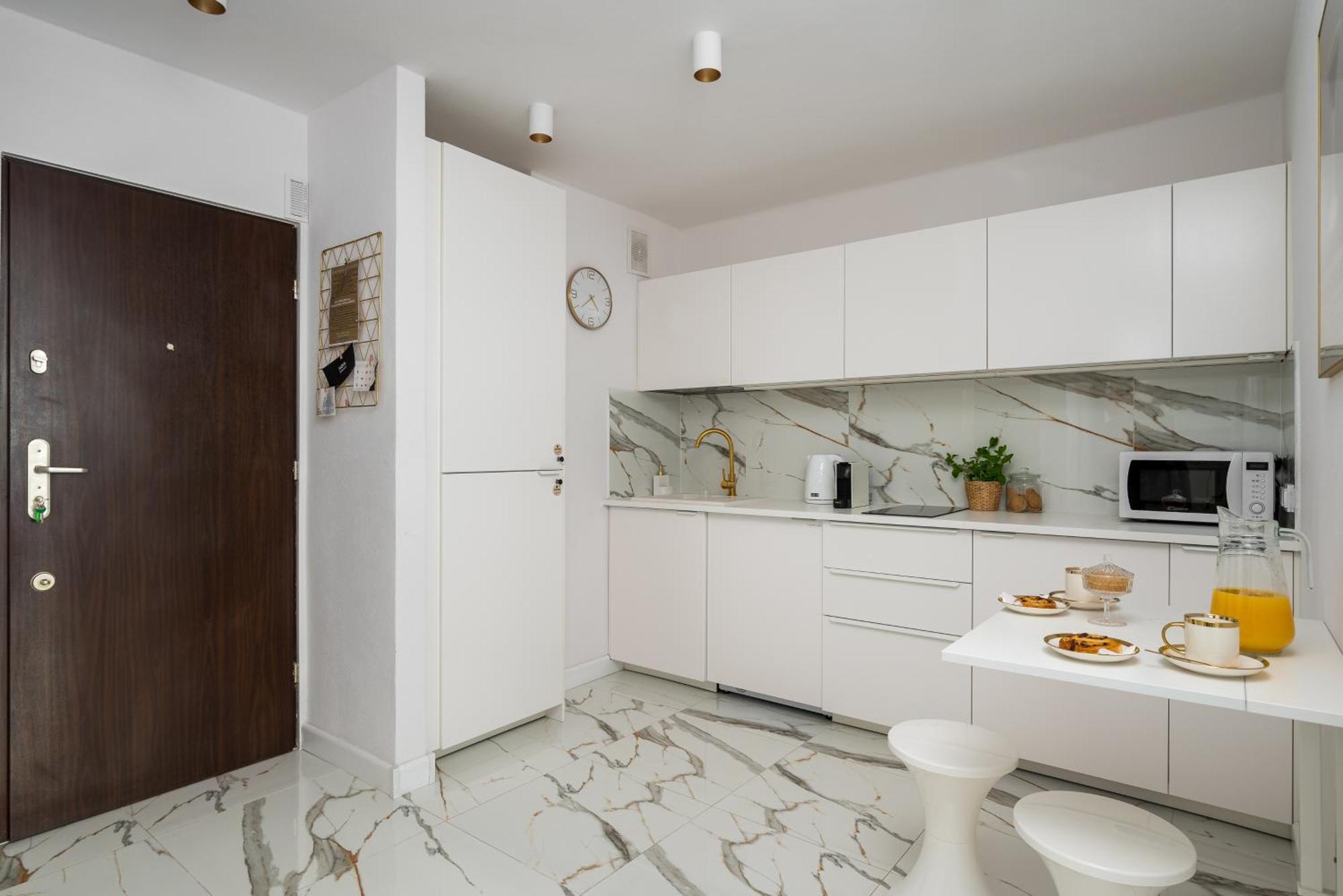 Gold Premium Central Suite 950 M To Central Station Parking Warschau Buitenkant foto